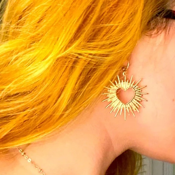 [GOLD]✨⭐️Starshine⭐️✨ Heart Glamour Dangle Drop Statement Earrings - Picture 13 of 13